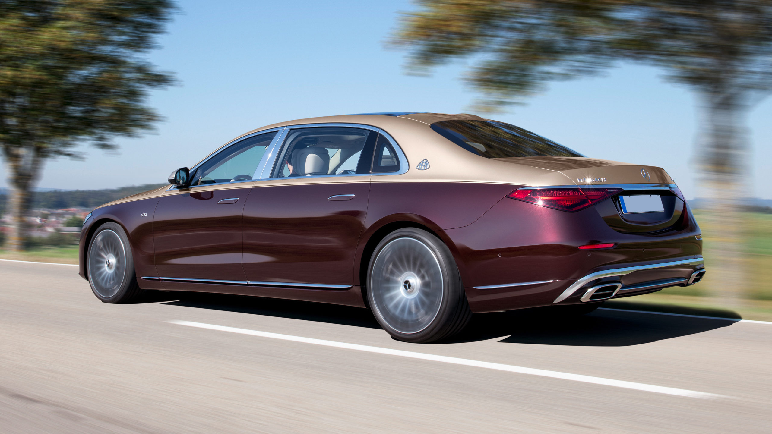 MercedesMaybach S680 review — V12 luxury limo driven carwow