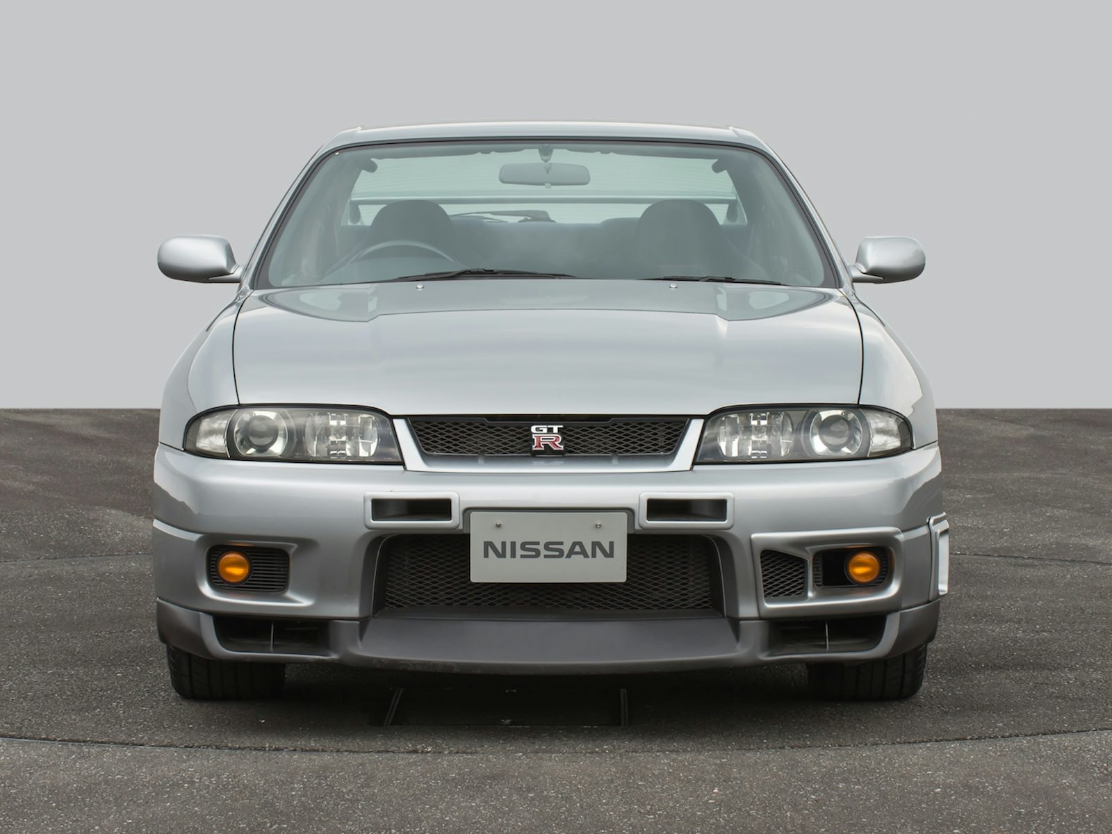 Nissan Skyline R33 GT-R front end