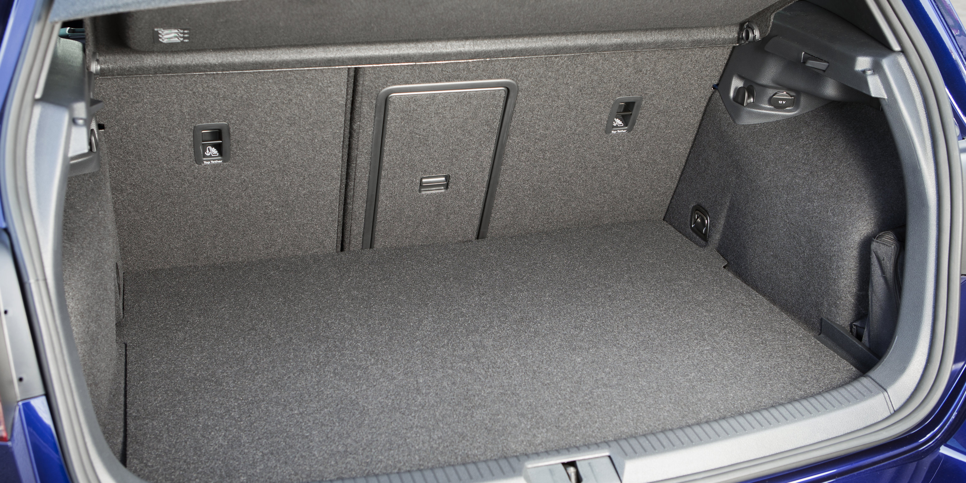 Volkswagen Golf GTE Review carwow