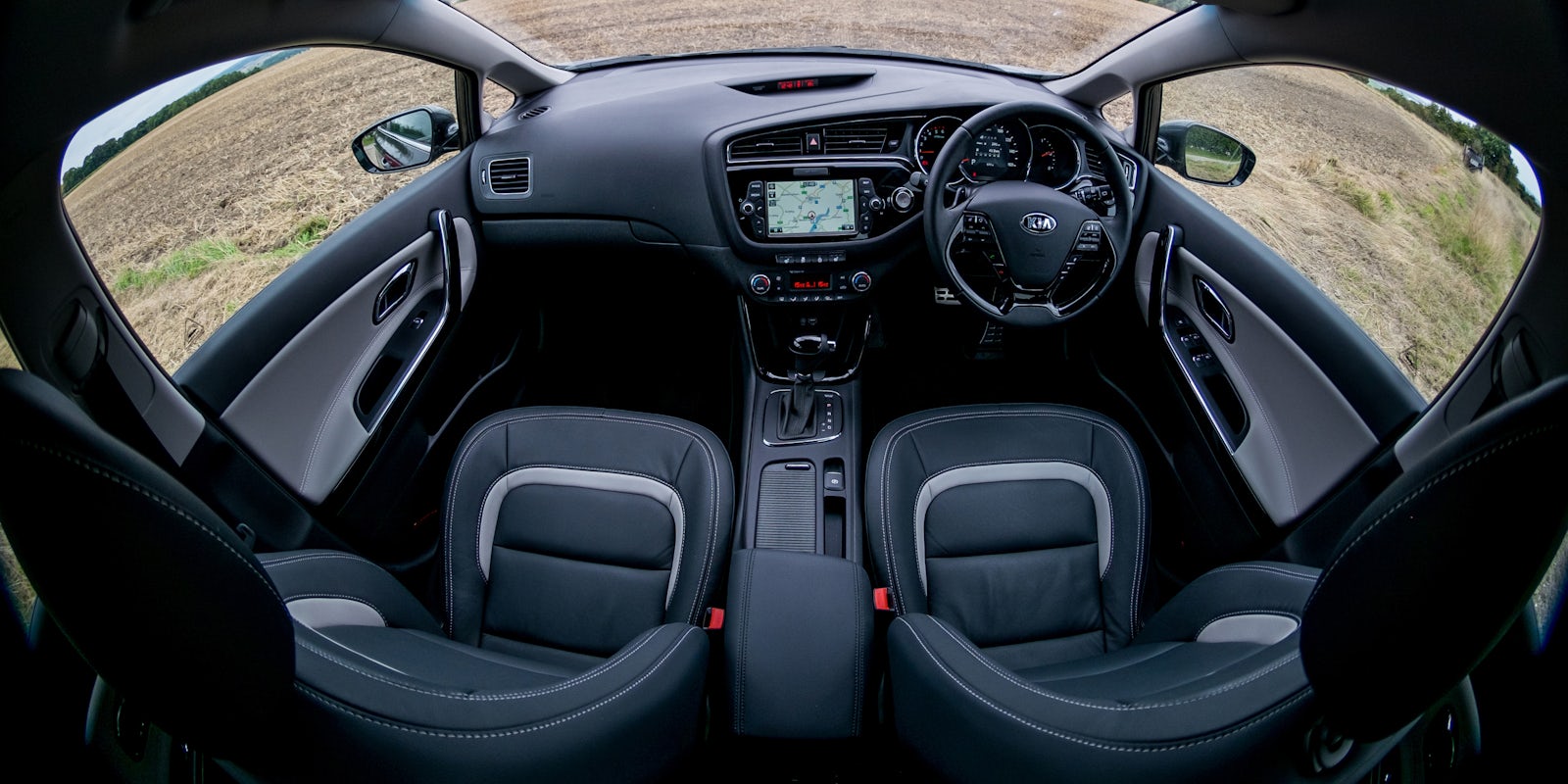 Kia Ceed interior and infotainment | carwow Kia Ceed interior and infotainment | carwow