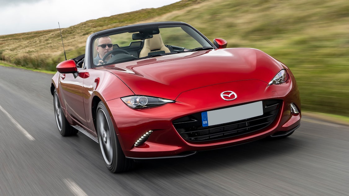 Mazda MX-5 Review 2022 | Drive, Specs & Pricing | carwow