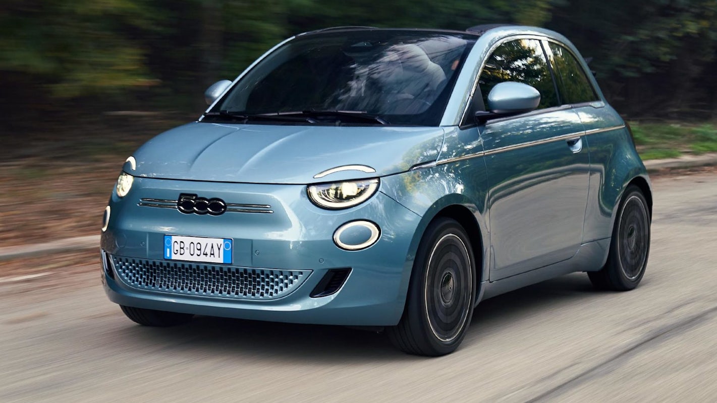 Purper eetpatroon grote Oceaan New Fiat 500 and 500C electric car prices announced: specs and release date  | carwow