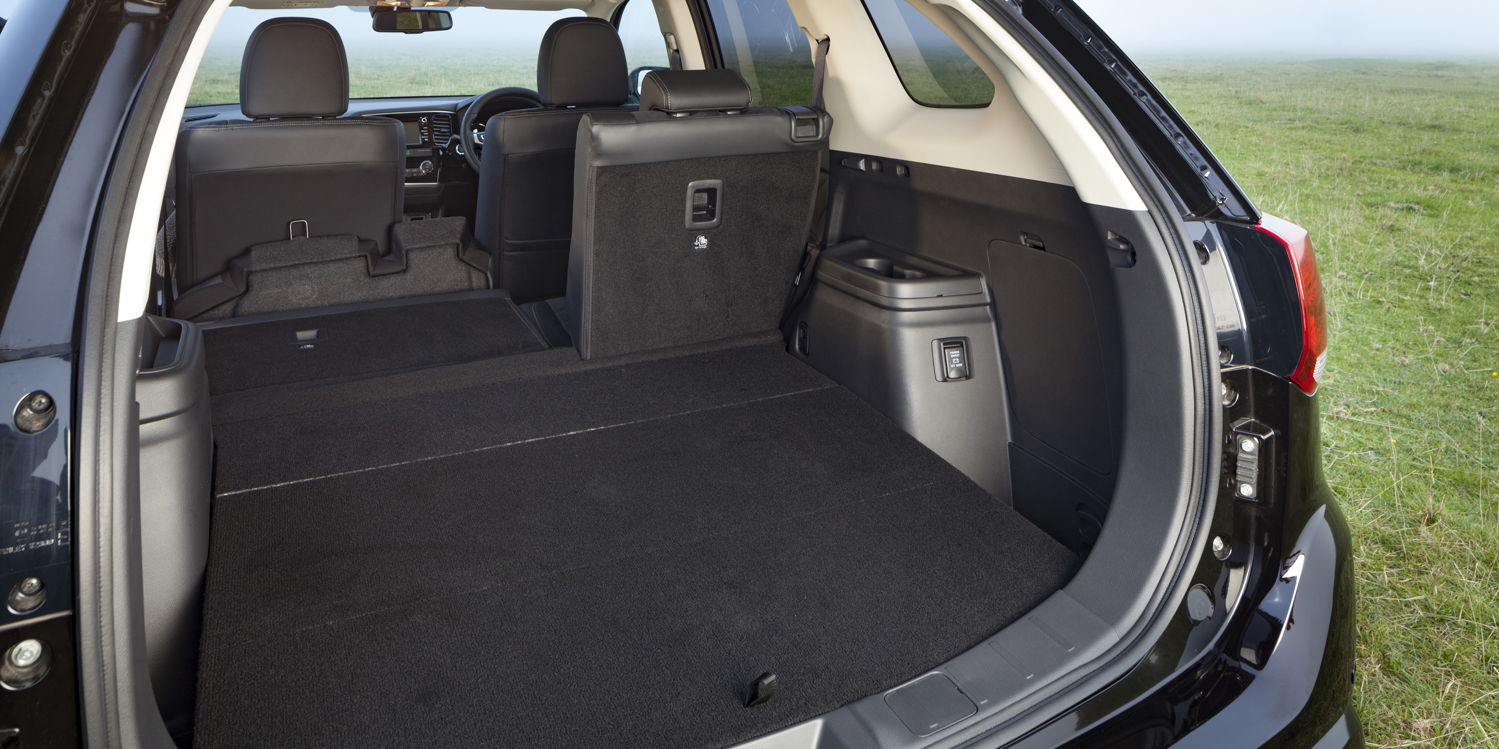Outlander phev салон