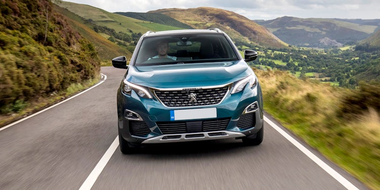 Peugeot 5008 dimensions, boot space and similars