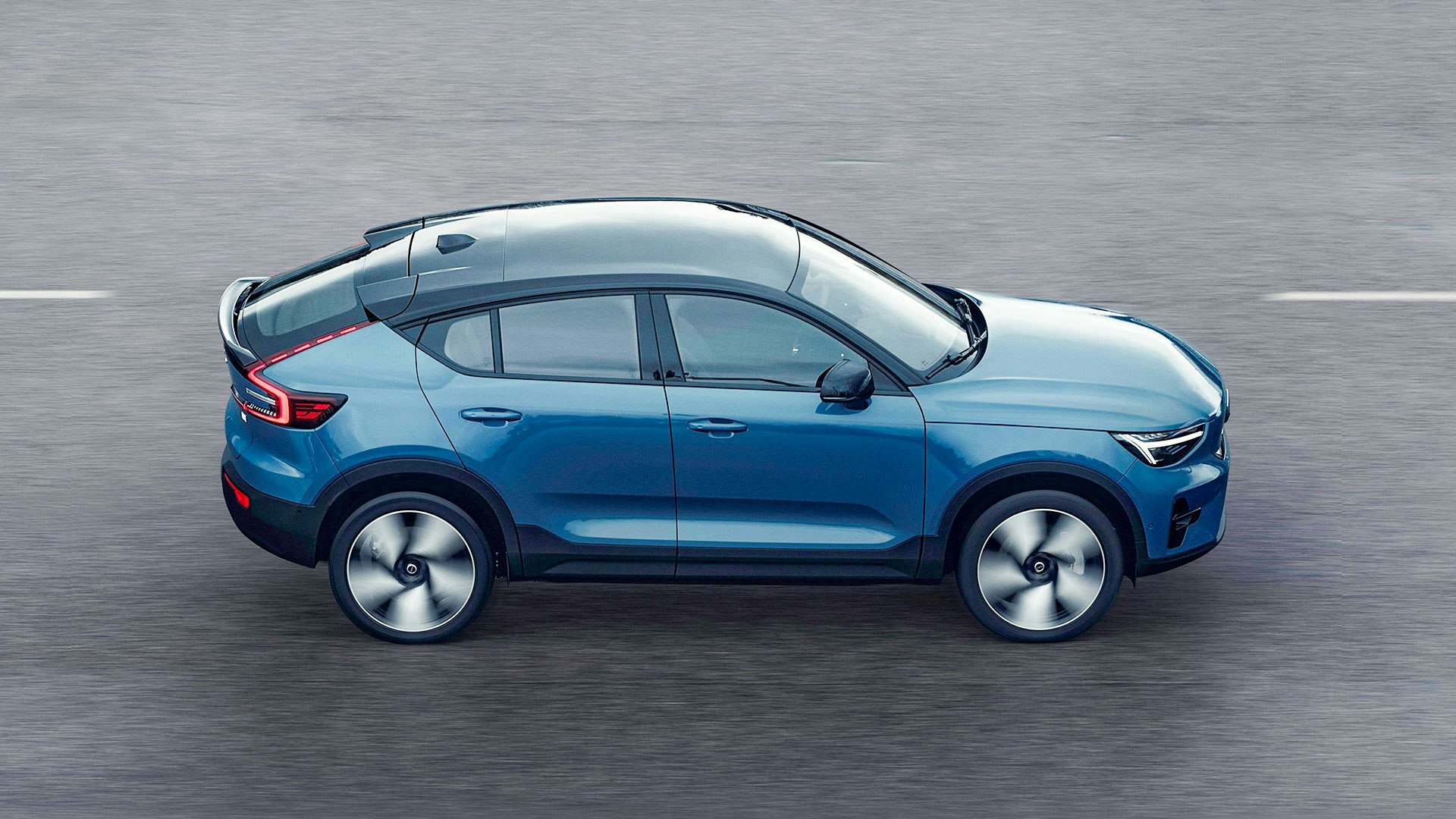 The Volvo C40 Recharge: A Stylish Electric Crossover with a Hybrid Twist